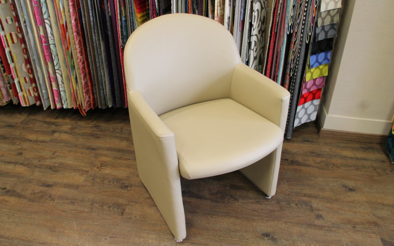 Fauteuil gallina cody redoute ampm sillones sillón responsable laredoute maison imitatiebont plante décor Fauteuil de mission