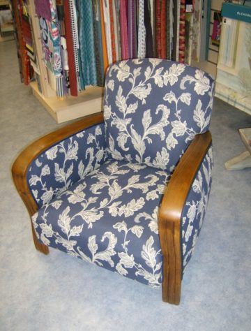 restauration-fauteuil-bleu-et-blanc